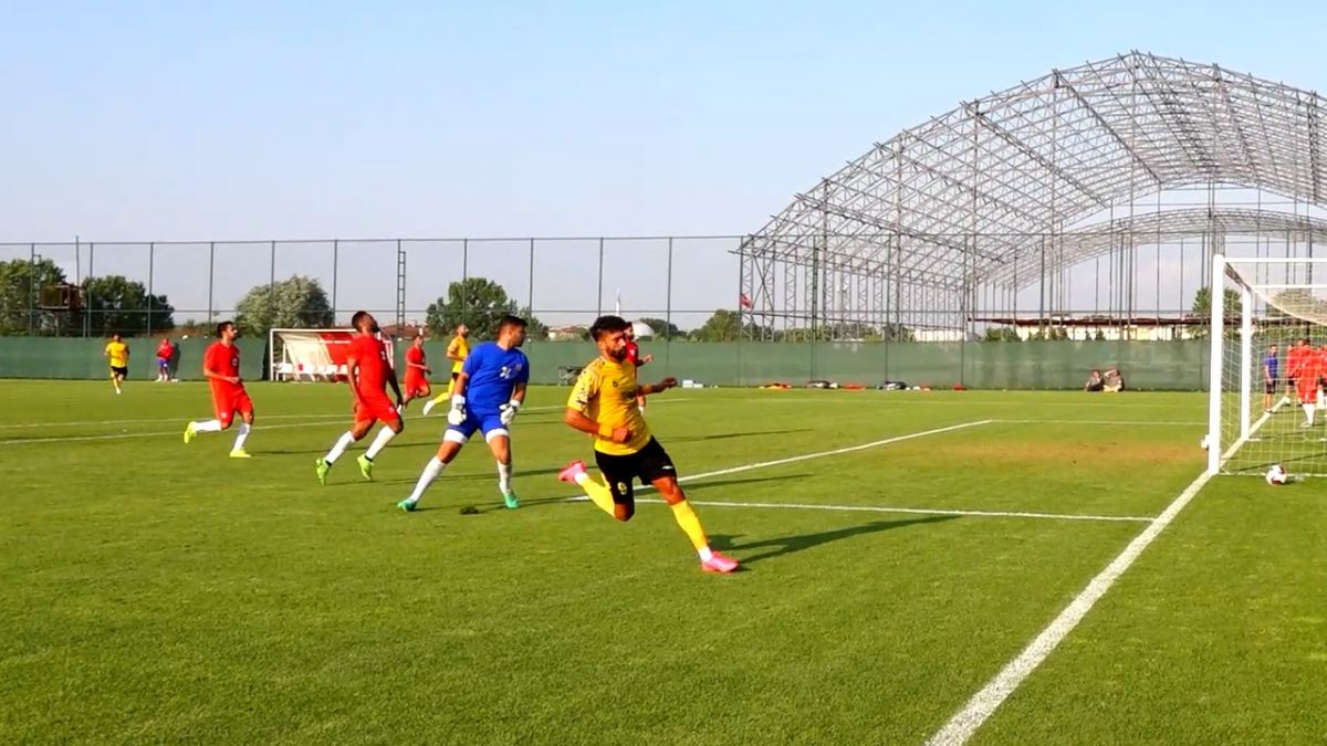 گل رامین رضاییان به الکویت که آفساید اعلام شد