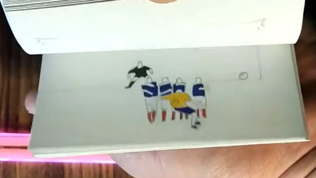 فلیپ بوک از ضربه فوق سنگین روبرتو کارلوس