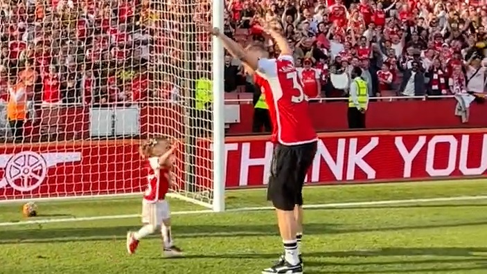 گل زیبا از کودک آرسنالی