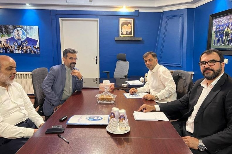 خانی: خبرهای خوشی در راه است/ تجمع هواداران مشکل استقلال را حل نمیکند