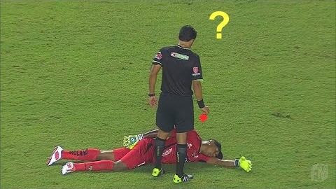 کارت قرمزهای خنده داری که بازیکنان دریافت کردند!