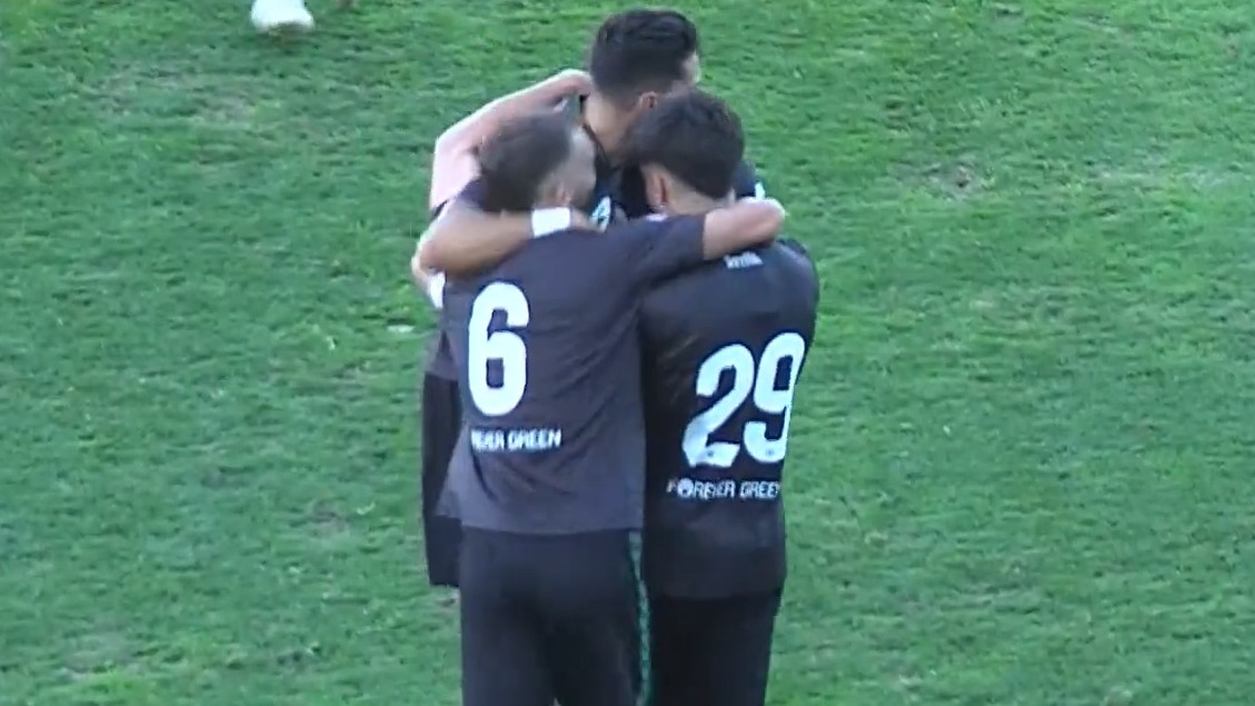 گل تماشایی و استثنایی مارک بارترا بازیکن بتیس مقابل برنلی از زمین خودی