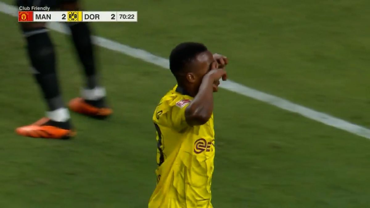 گل سوم دورتموند به منچستریونایتد (یوسف موکوکو)