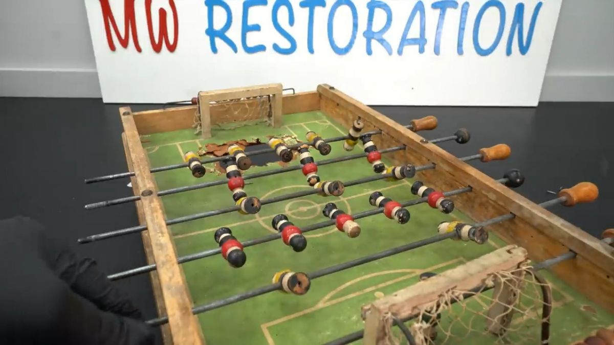 بازسازی جالب یک فوتبال دستی قدیمی که قابل استفاده نبود!