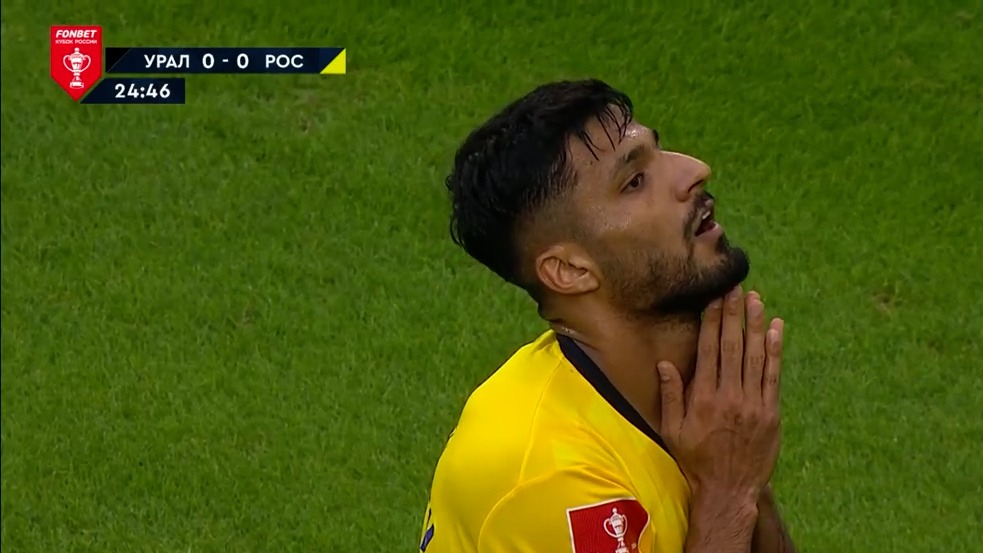 برخورد ضربه محمد محبی به تیر دروازه اورال