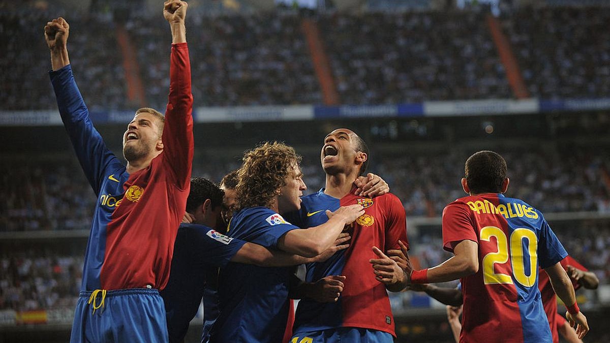 بازی کامل بین تیم های بارسلونا 6-2 رئال مادرید در فصل (2009)