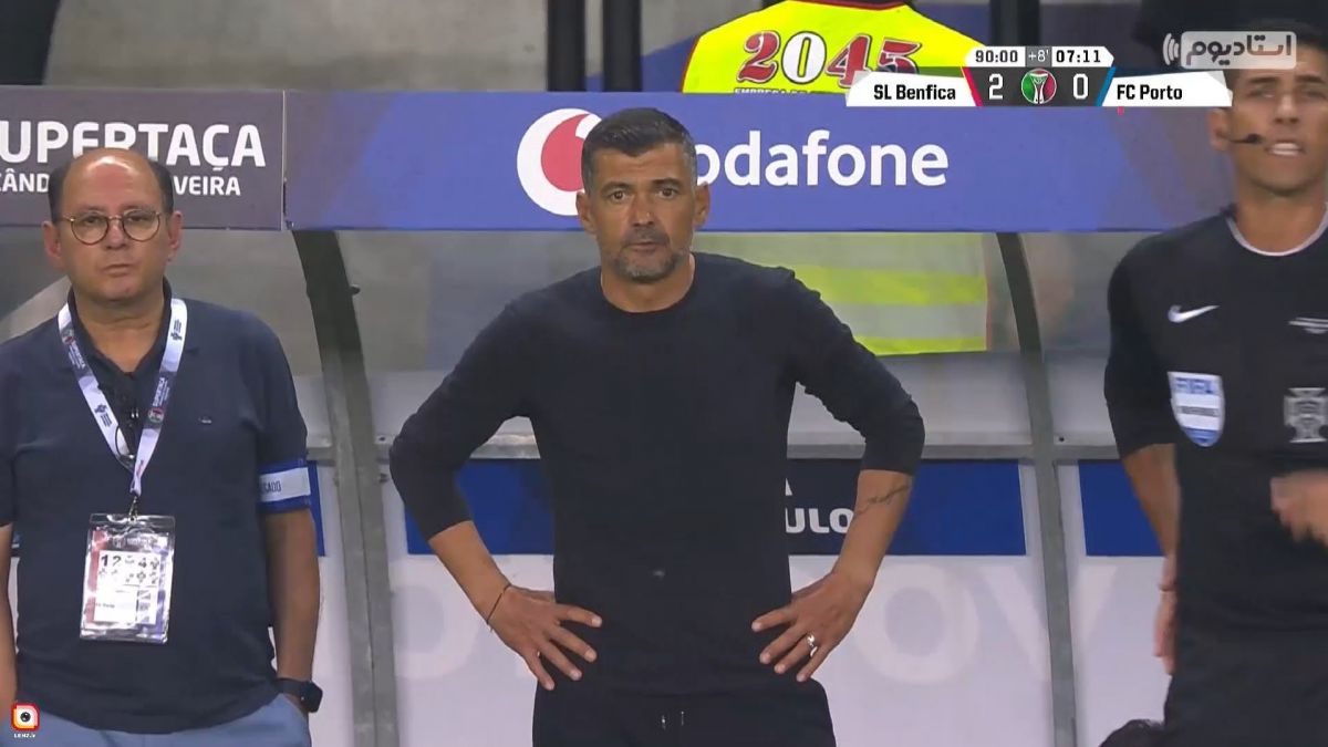 توقف سوپرکاپ پرتغال به دلیل خارج نشدن کونسیسائو از زمین بعد از اخراج توسط داور!