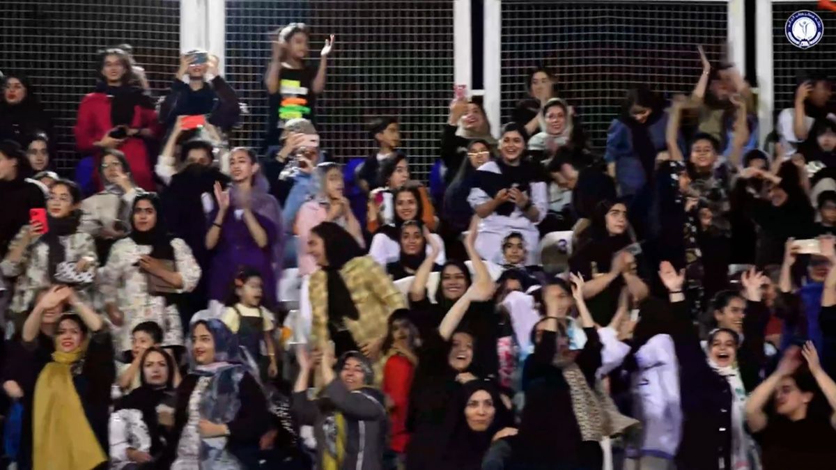 ویدیو باشگاه گل گهر سیرجان از حضور پرشور بانوان هوادارن در اولین بازی این تیم