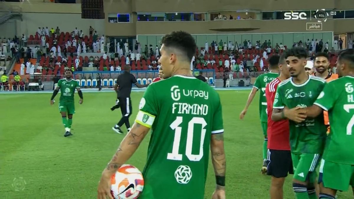 فیرمینیو هت تریک کرد و توپ را با خودش برد