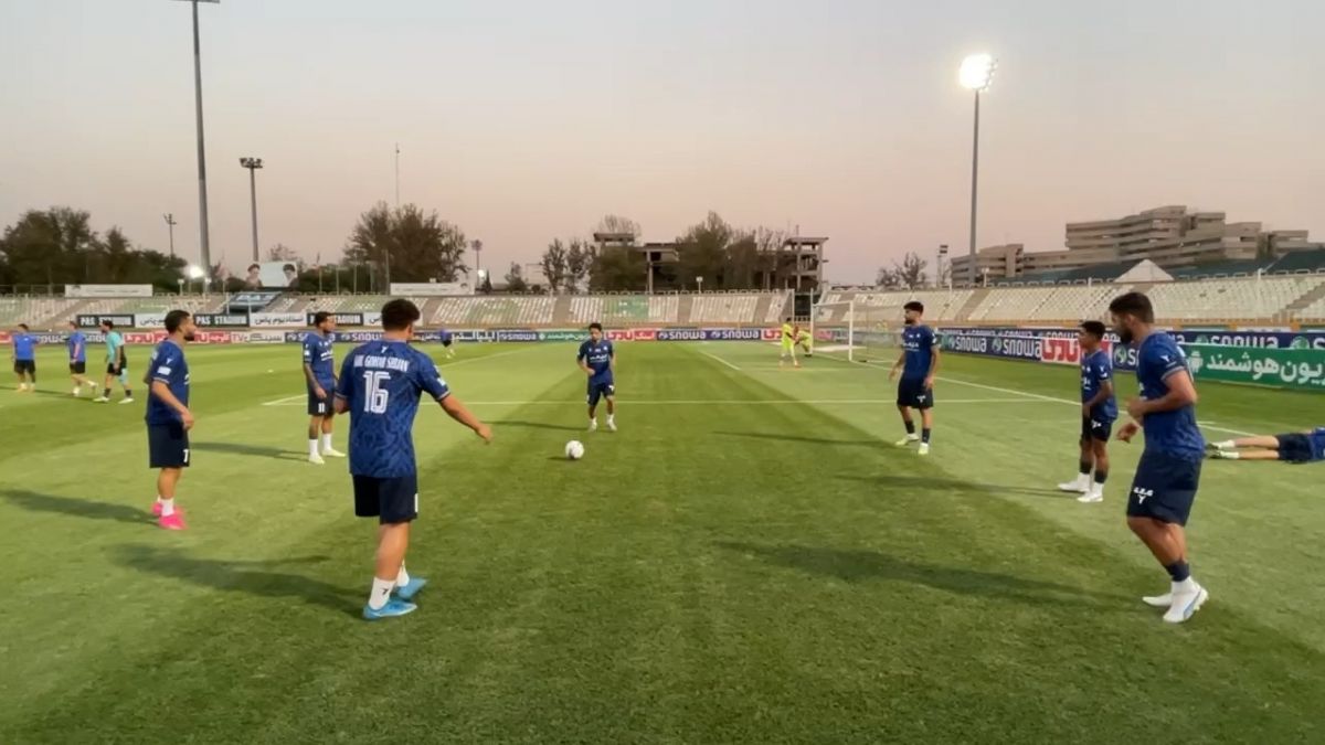 اختصاصی/ گرم کردن بازیکنان پیکان و گل گهر سیرجان