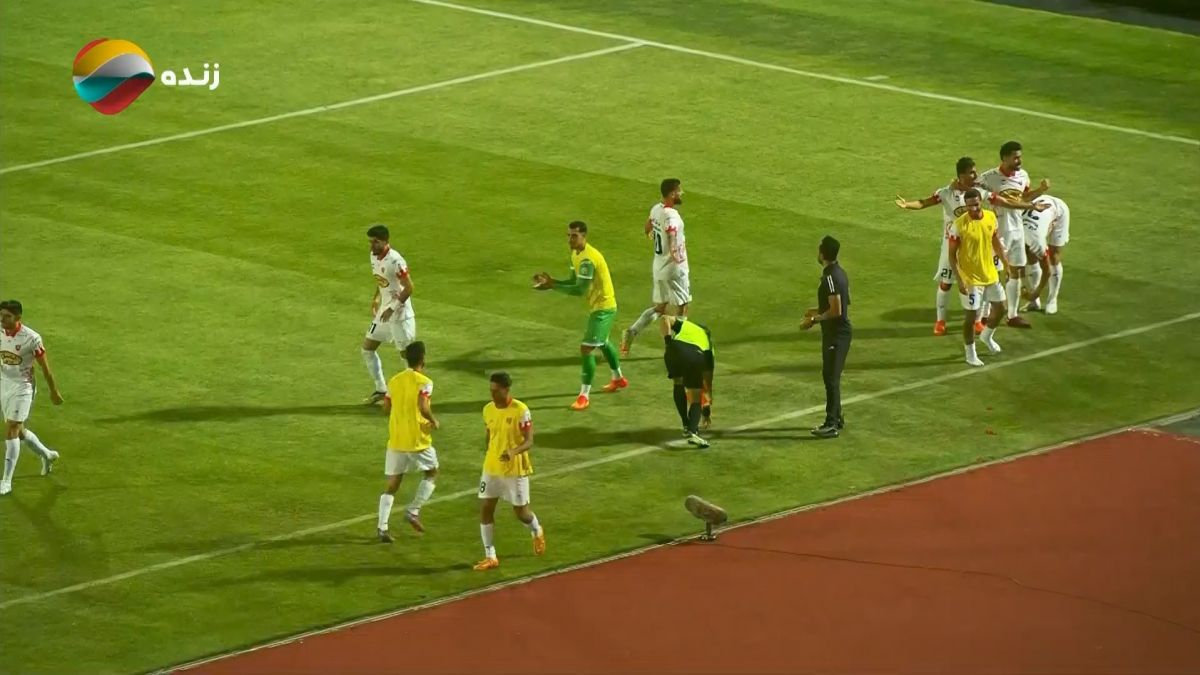 گل اول پرسپولیس به تراکتور (سعید صادقی روی اشتباه عجیب پورحمیدی)