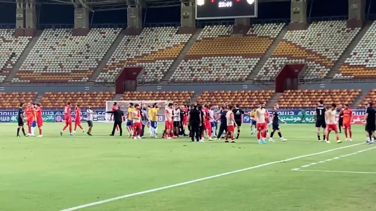 اختصاصی/ درگیری بین دو تیم نفت آبادان و فولاد خوزستان