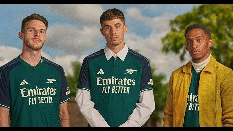 رونمایی از پیراهن سوم آرسنال برای فصل 24-2023