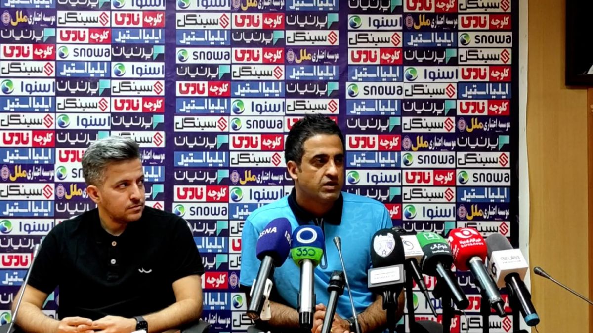 اختصاصی/ نشست خبری امیدیان مربی آلومینیوم در کنفرانس خبری قبل از بازی با هوادار