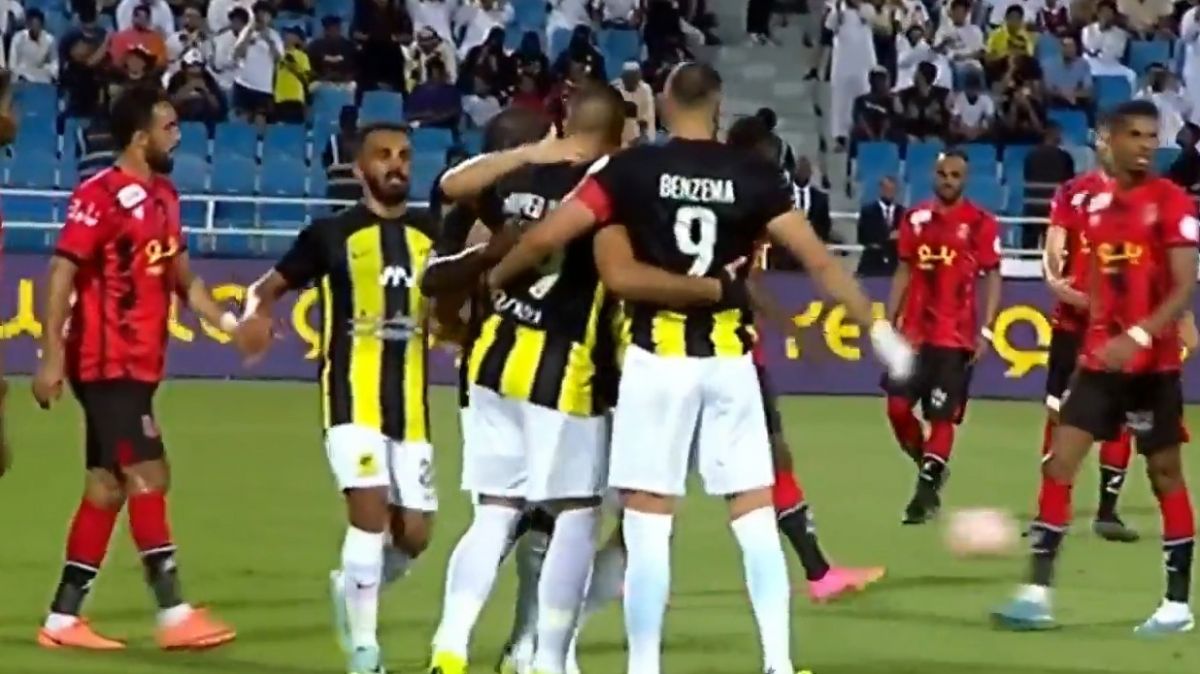 گل دوم الاتحاد به الریاض (حمدالله)