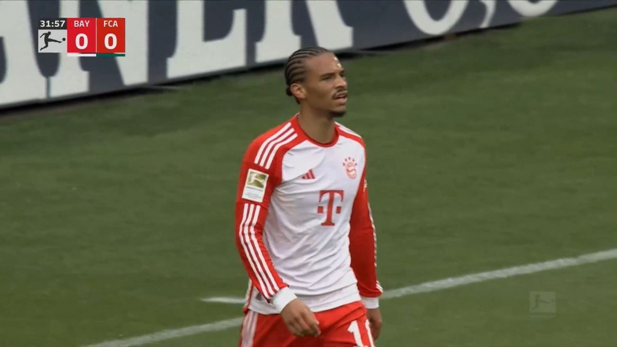 گل اول بایرن مونیخ به آگزبورگ (گل به خودی اودوخای)