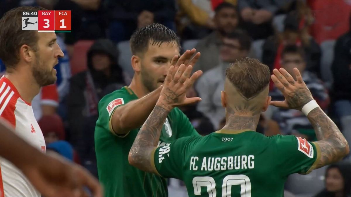 گل اول آگزبورگ به بایرن مونیخ (دیان بیلو)