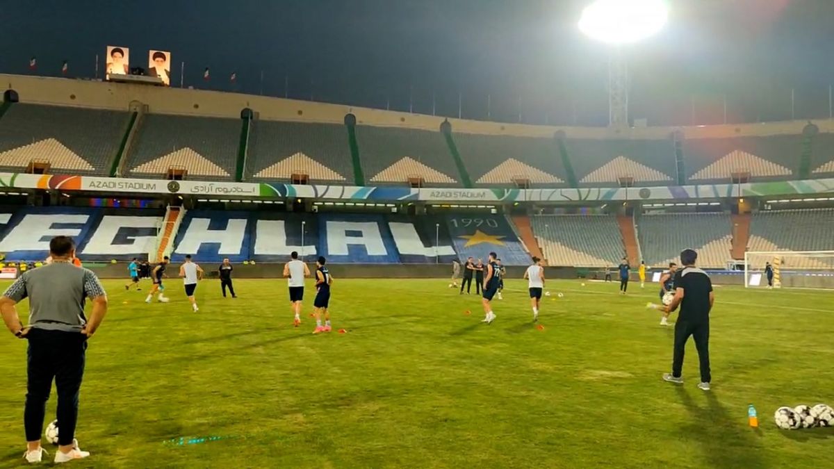 اختصاصی/ گرم کردن بازیکنان استقلال و استقلال خوزستان قبل از تقابل دو تیم