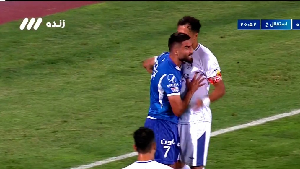 حرکت عجیب مهرداد محمدی پس از ضربه محمد طیبی به سینه این بازیکن