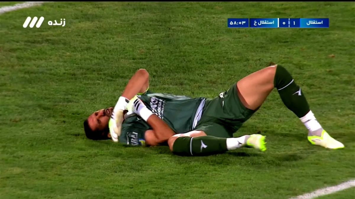 حمله خطرناک بازیکنان استقلال خوزستان و واکنش فوق العاده سیدحسین حسینی
