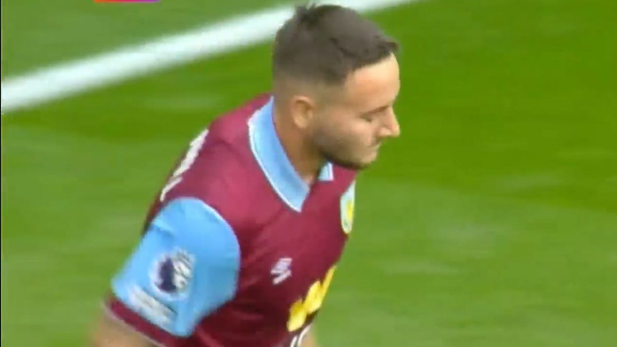 گل دوم برنلی به تاتنهام (براونهیل)