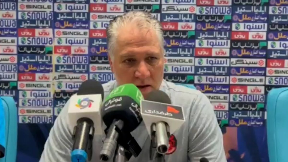 اختصاصی/ محمود محمودی نیا مربی مس کرمان و محمود خرمزی مربی تیم داماش پس از پایان بازی