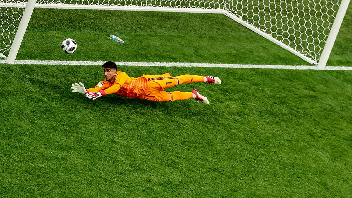 مهار شوت دیدنی حکیم زیاش توسط علیرضا بیرانوند در جام جهانی 2018