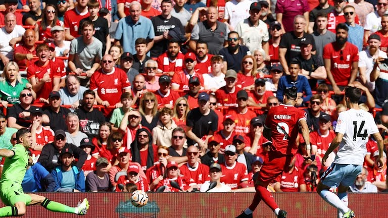 گل دوم لیورپول به استون ویلا (گل به خودی کش)