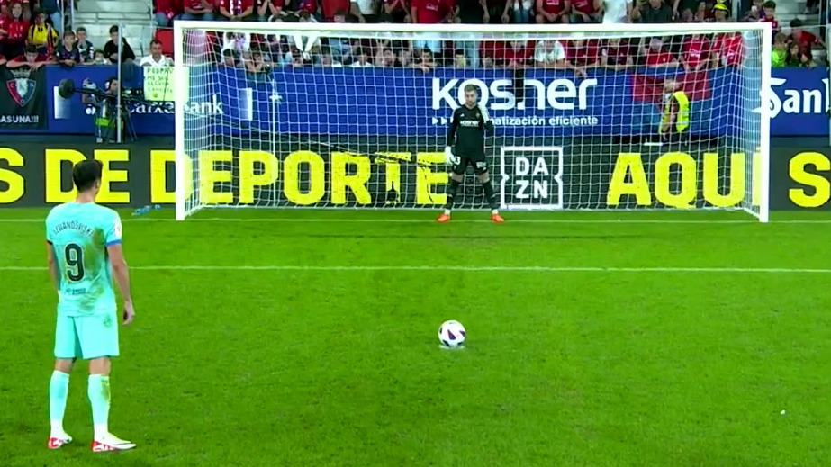 گل دوم بارسلونا به اوساسونا (لواندوفسکی - پنالتی)