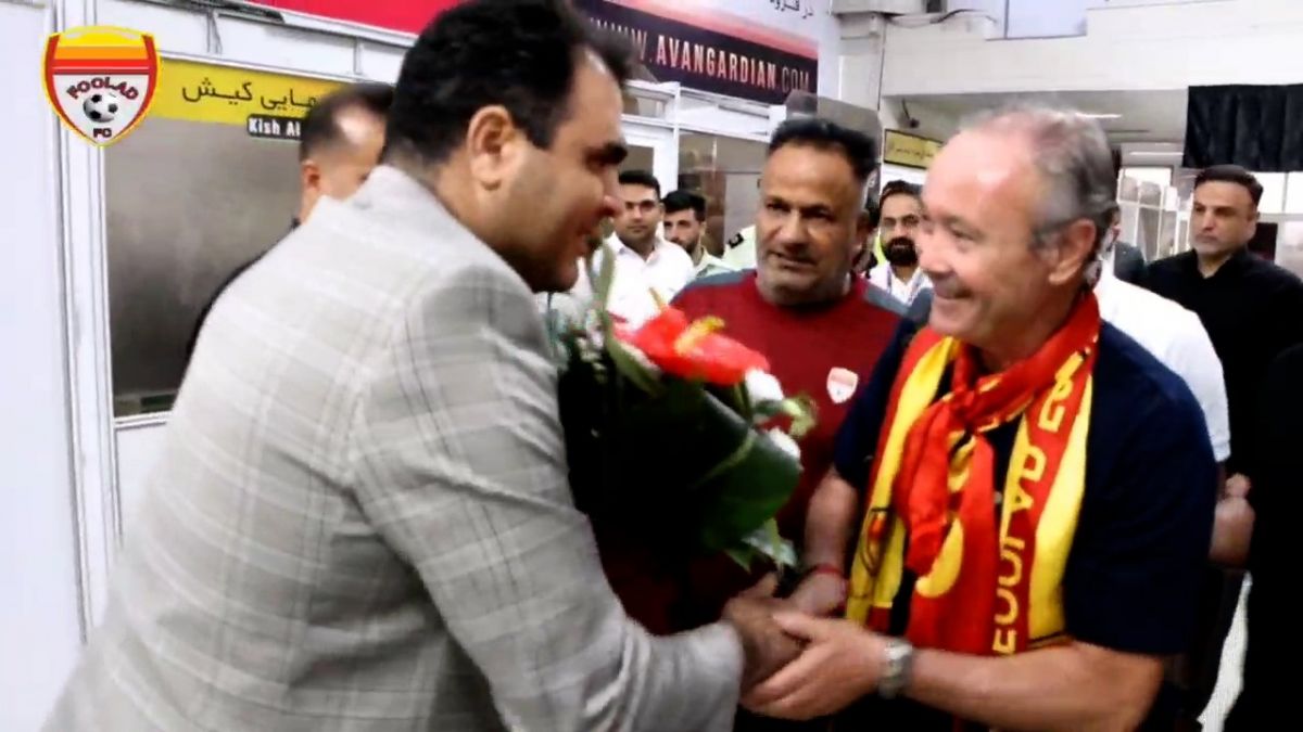 استقبال پرشور هواداران فولاد خوزستان از خوان ایگناسیو مارتینز سرمربی جدید این تیم