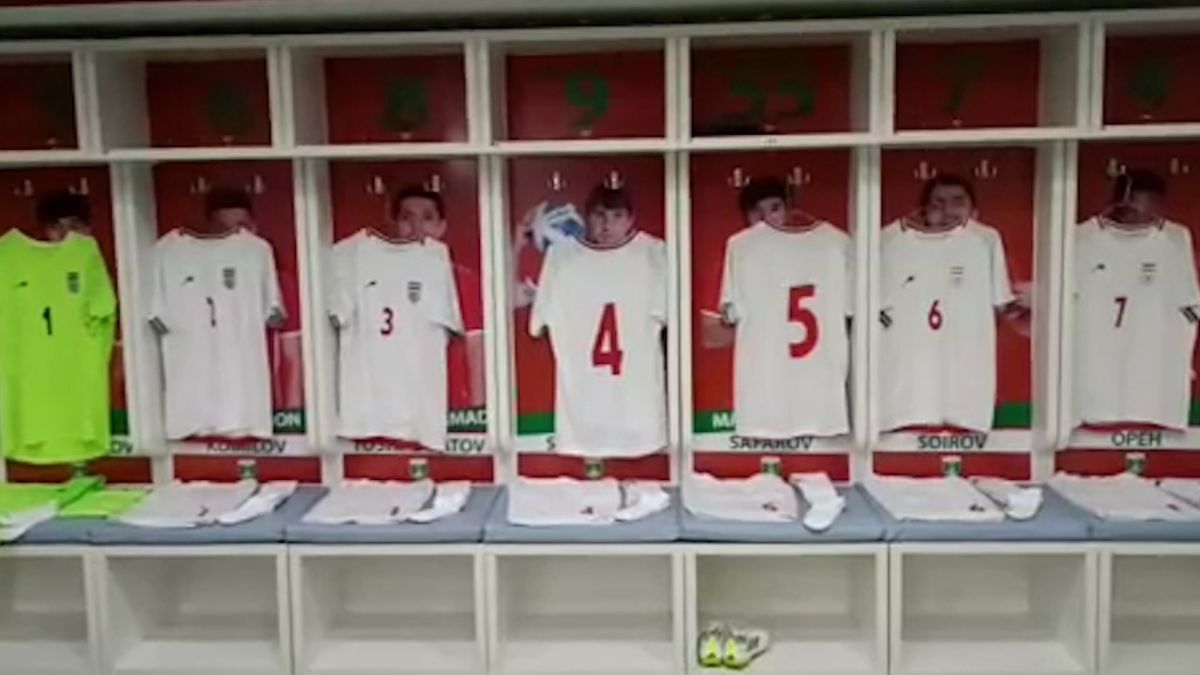 نمایی از ورزشگاه لوکوموتیو تاشکند و رختکن تیم امید ایران