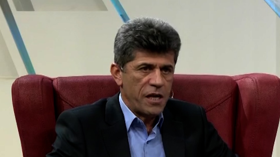 سلام تهران/ گفت و گو با بهروز مکوندی درباره آخرین وضعیت تیم صنعت نفت آبادان و فوتبال خوزستان