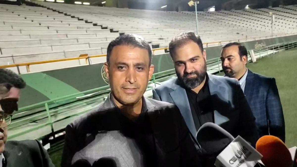 اختصاصی/ رییس شرکت توسعه و نگهداری اماکن ورزشی: تا آذرماه، رختکن‌ها و سکوهای طبقه دوم ورزشگاه آزادی آماده خواهد شد/ 10 سال از عمر مفید چمن ورزشگاه گذشته / اگر قرار به استفاده از چمن هیبرید باشد، نیاز به 4 ماه زمان داریم