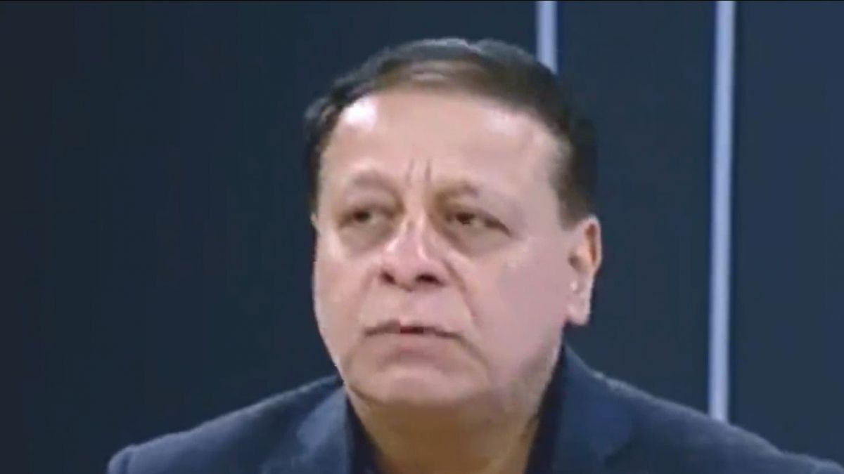 ساکت: در جلسه موضوع پرداخت مالیات بازیکنان توسط باشگاه سپاهان بود که واقعیت ندارد/ موضوع قرارداد ارزی یکی دو بازیکن بود که این هم واقعیت ندارد و فقط در قرارداد یکی دو بازیکن بندی بود که اگر قیمت ارز از یک عددی بالاتر رفت، مبلغ قرارداد بالاتر برود