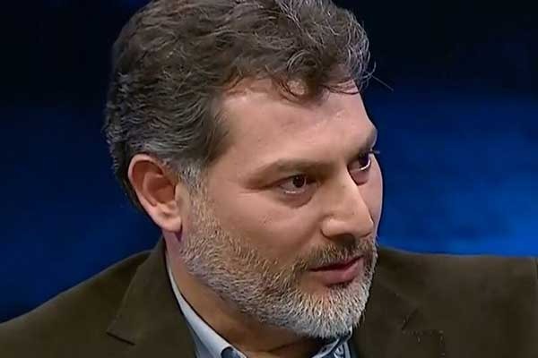 مجله فوتبال/ صحبت های هادی طباطبایی درباره حذف تیم امید ایران از رقابت های مقدماتی المپیک و مشکلات ساختاری فوتبال پایه