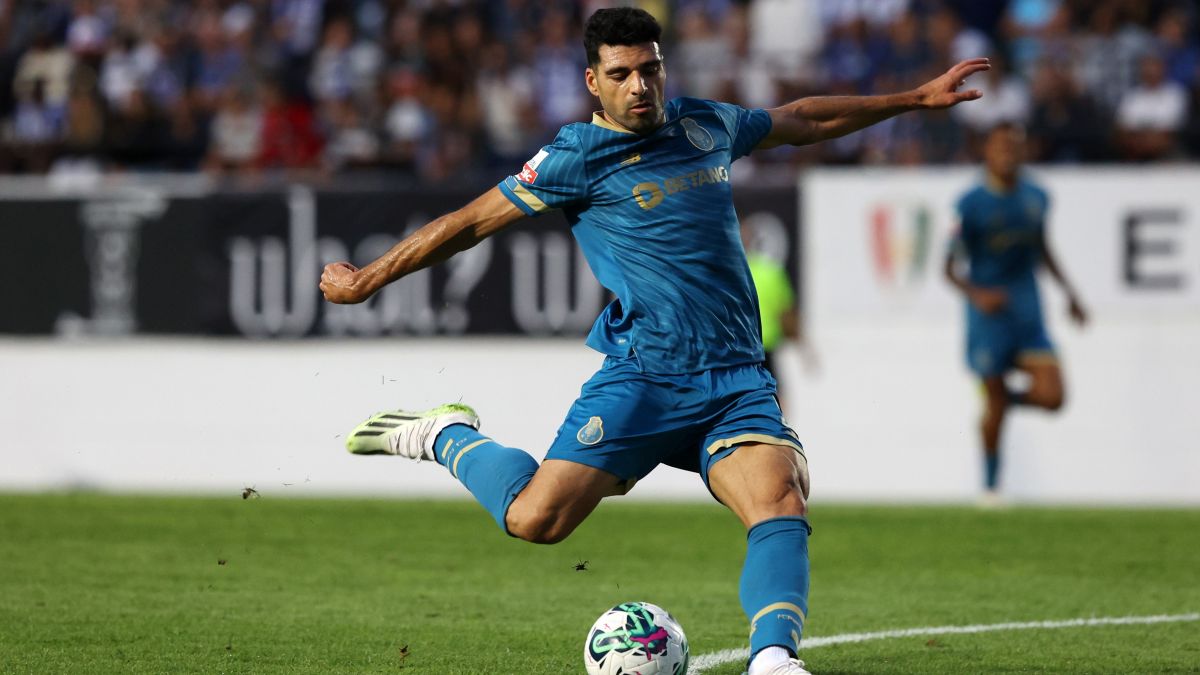 گل زیبای مهدی طارمی مقابل استریا از زاویه پشت دروازه