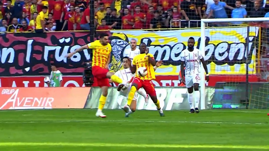 دبل مامه تیام برای کایسری اسپور با تاثیرگذاری مثبت علی کریمی