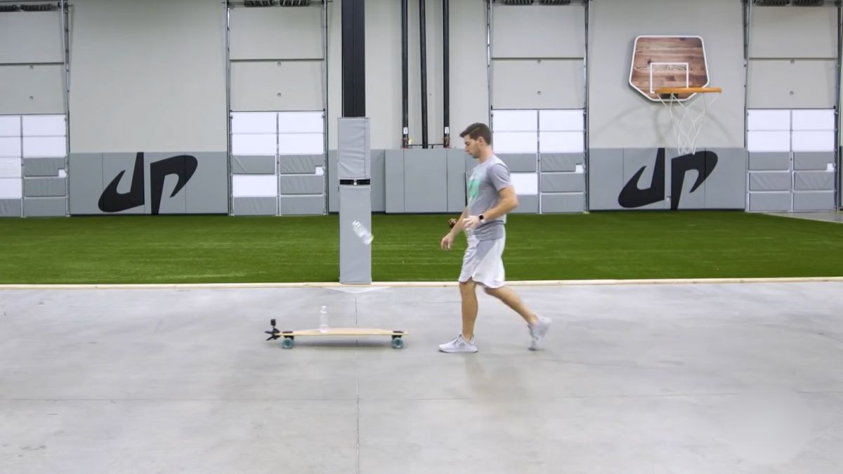 چالش جالب و جذاب از پرتاب کردن بطری آب