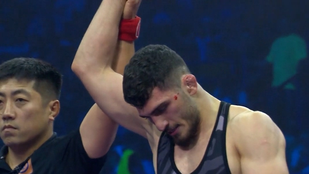 کسب مدال برنز؛ برد قاطعانه محمد نخودی مقابل نماینده جمهوری آذربایجان (کشتی آزاد قهرمانی جهان)