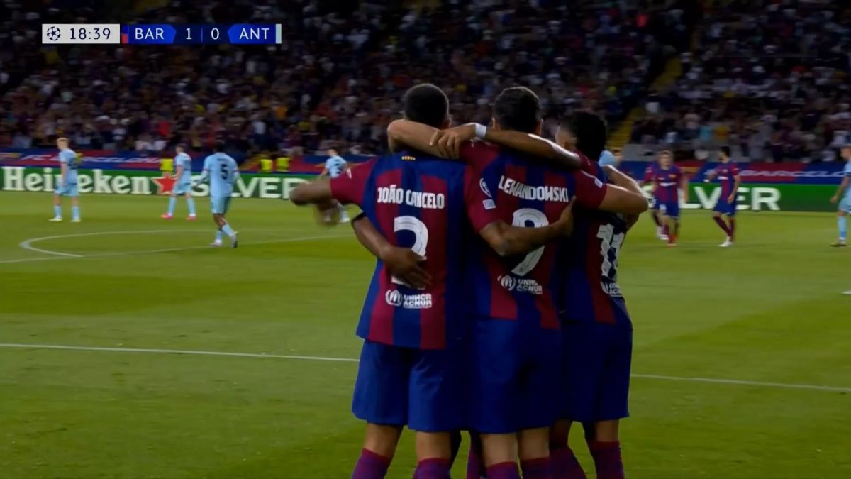 گل دوم بارسلونا به آنتورپ (لواندوفسکی)