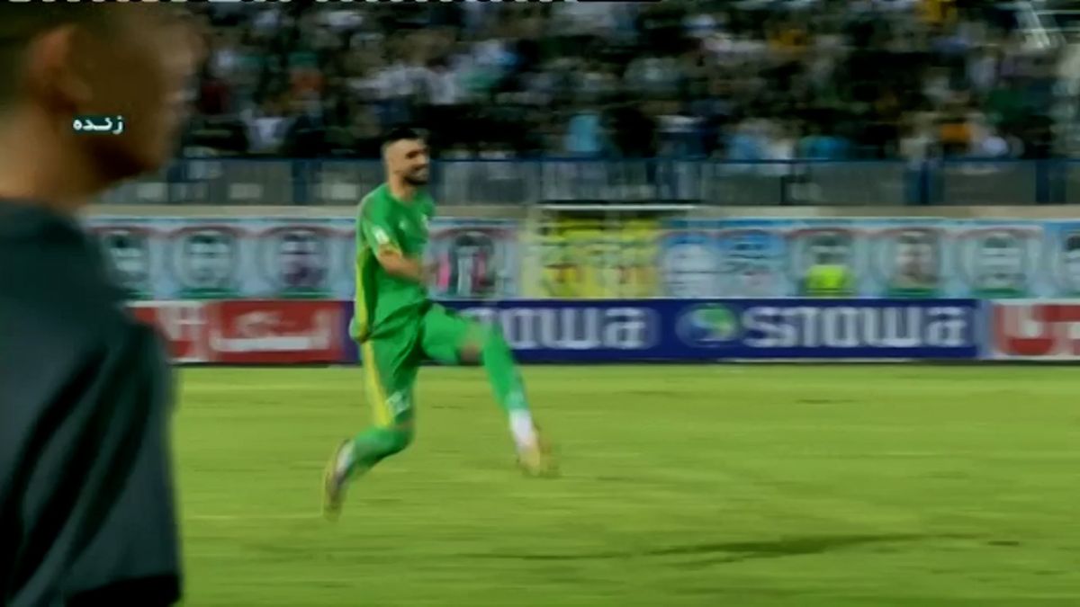 خوشحالی بعد از گل جالب دروازه بان ملوان به تقلید از آنتونی رودیگر