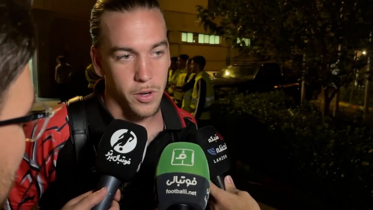 اختصاصی/ گفت و گوی خبرنگاران با آلوارو خیمنز در پایان بازی با هوادار؛ خیمنز در پایان این مصاحبه کوتاه، میزان تسلطش به زبان فارسی را نشان می‌دهد