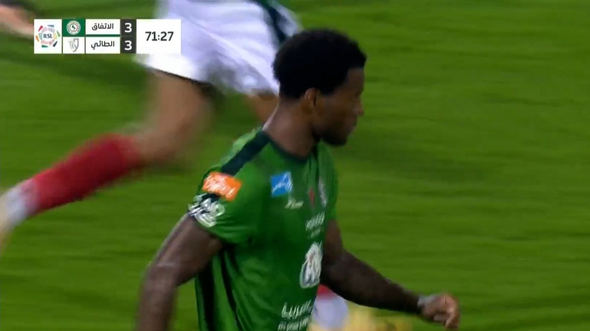 گل سوم الاتفاق به الطائی (دبل واینالدوم)