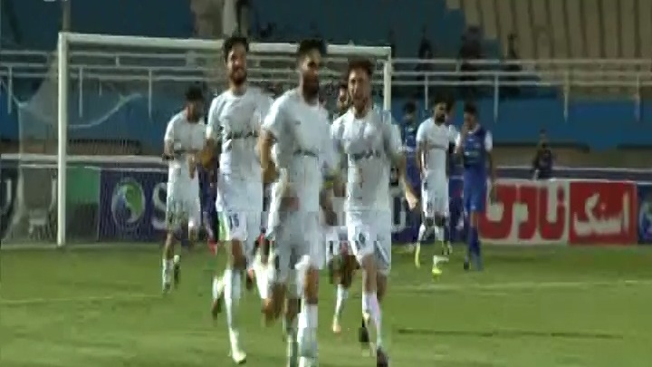 گل دوم ذوب آهن به استقلال خوزستان (محمد قریشی - پرتاب اوت زیبای نادر محمدی)