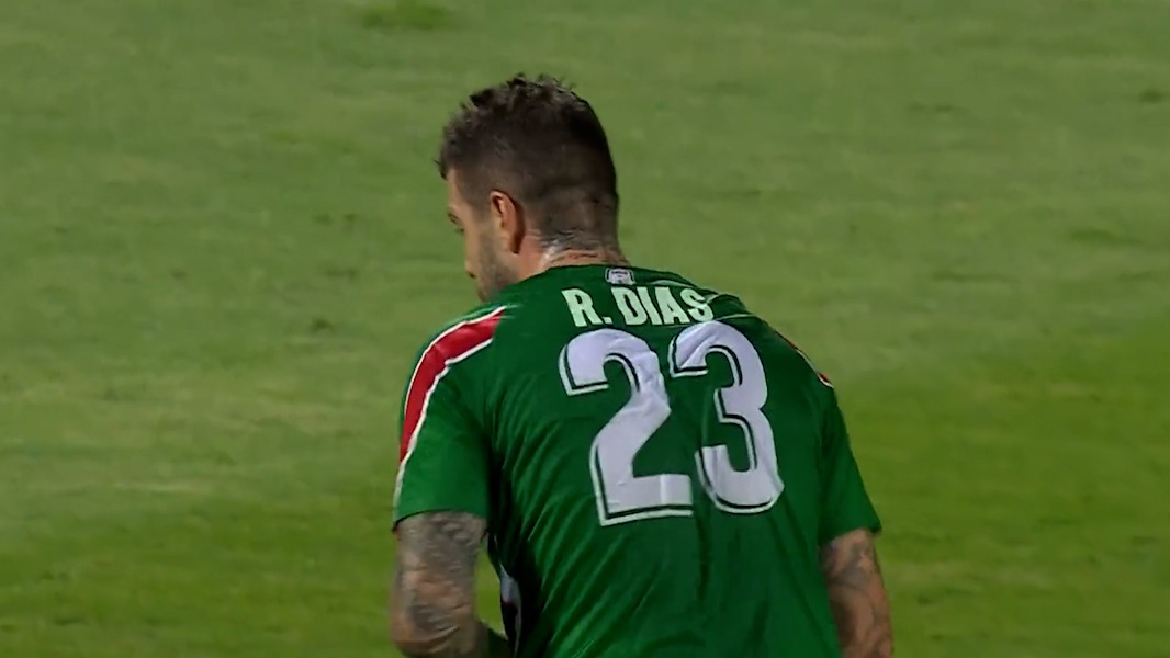 گل اول الاتحاد به الخلود (گل به خودی)