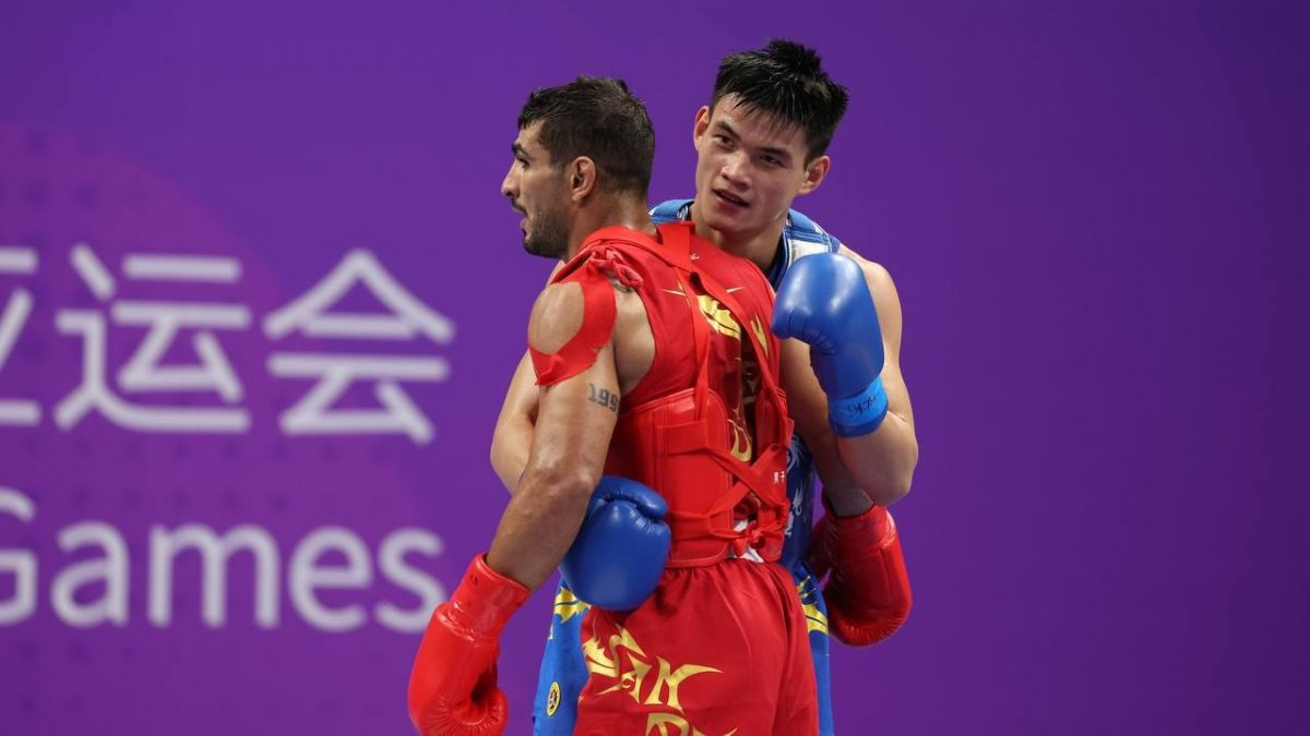 مدال نقره ووشو توسط محسن محمدسیفی با شکست مقابل حریف چینی