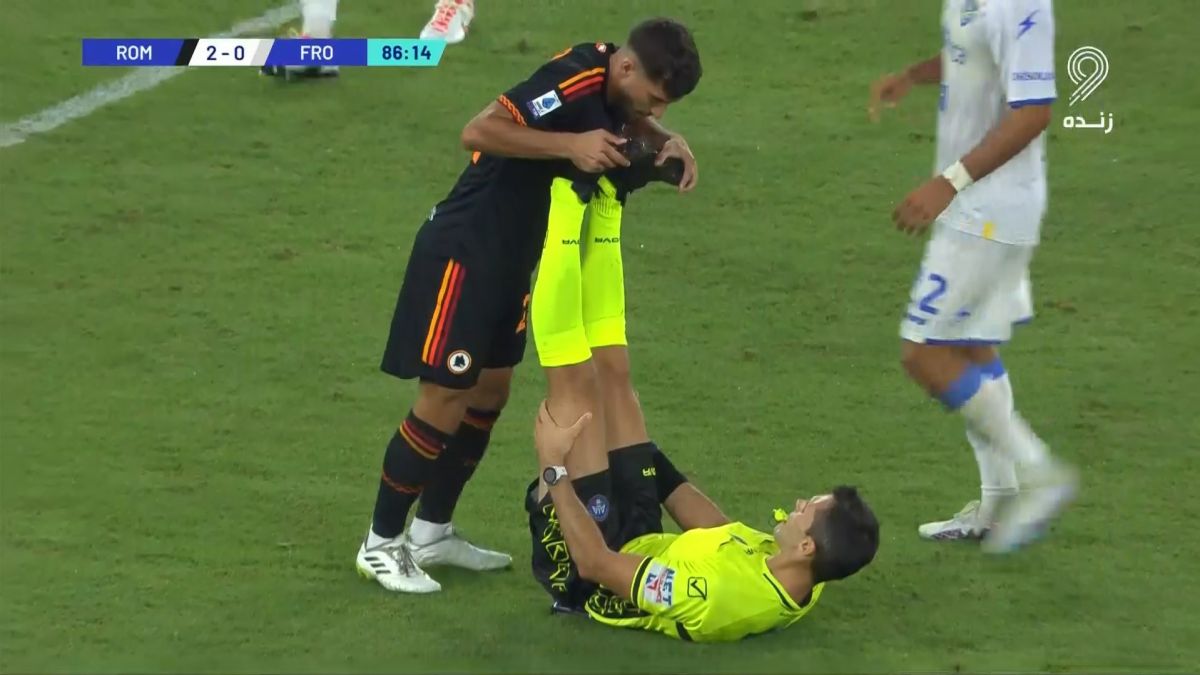 مصدومیت داور بعد از برخورد با بازیکن رم