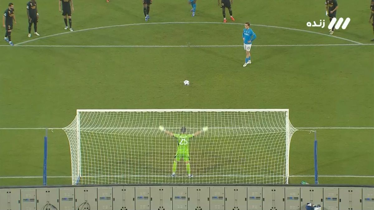 گل دوم ناپولی به رئال مادرید (پیوتر زیلینسکی)