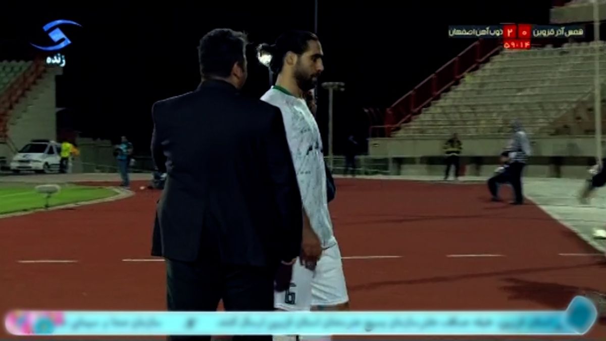 منجنیق ذوب آهن اخراج شد؛ کارت قرمز مستقیم برای نادر محمدی مقابل شمس آذر