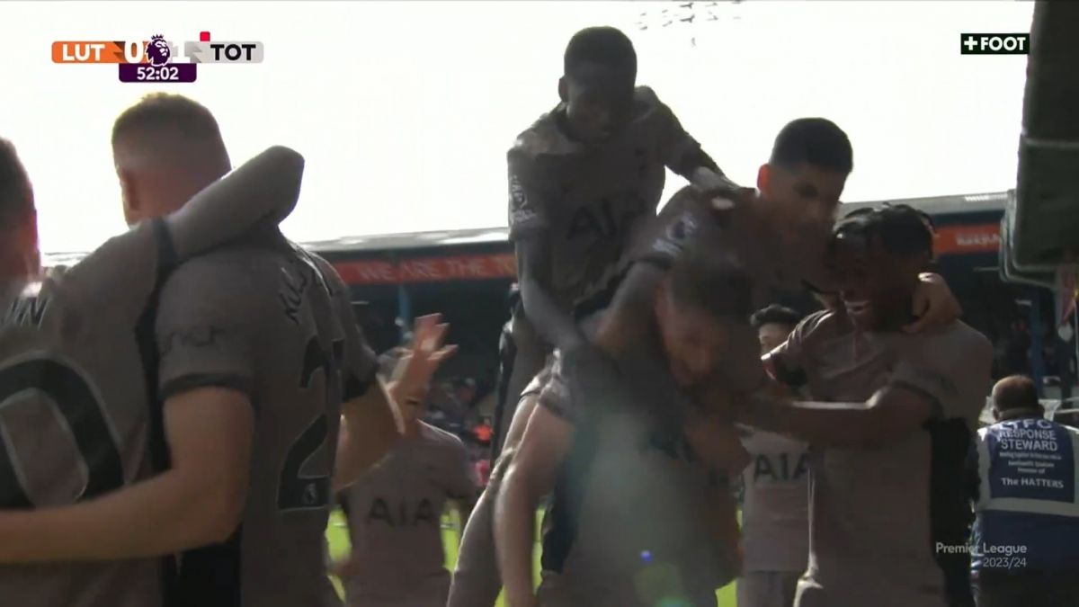 گل اول تاتنهام به لوتون (میکی فن دی فن)